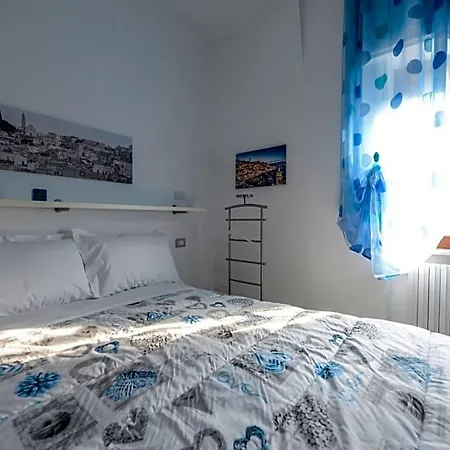Bed & Breakfast Uno Sguardo Sui Sassi 3*