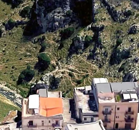 Uno Sguardo Sui Sassi 3*