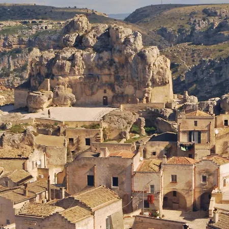 Uno Sguardo Sui Sassi 3*